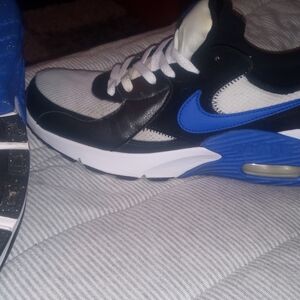 Nike Men’s Black White Blue Retro Running Sneakers